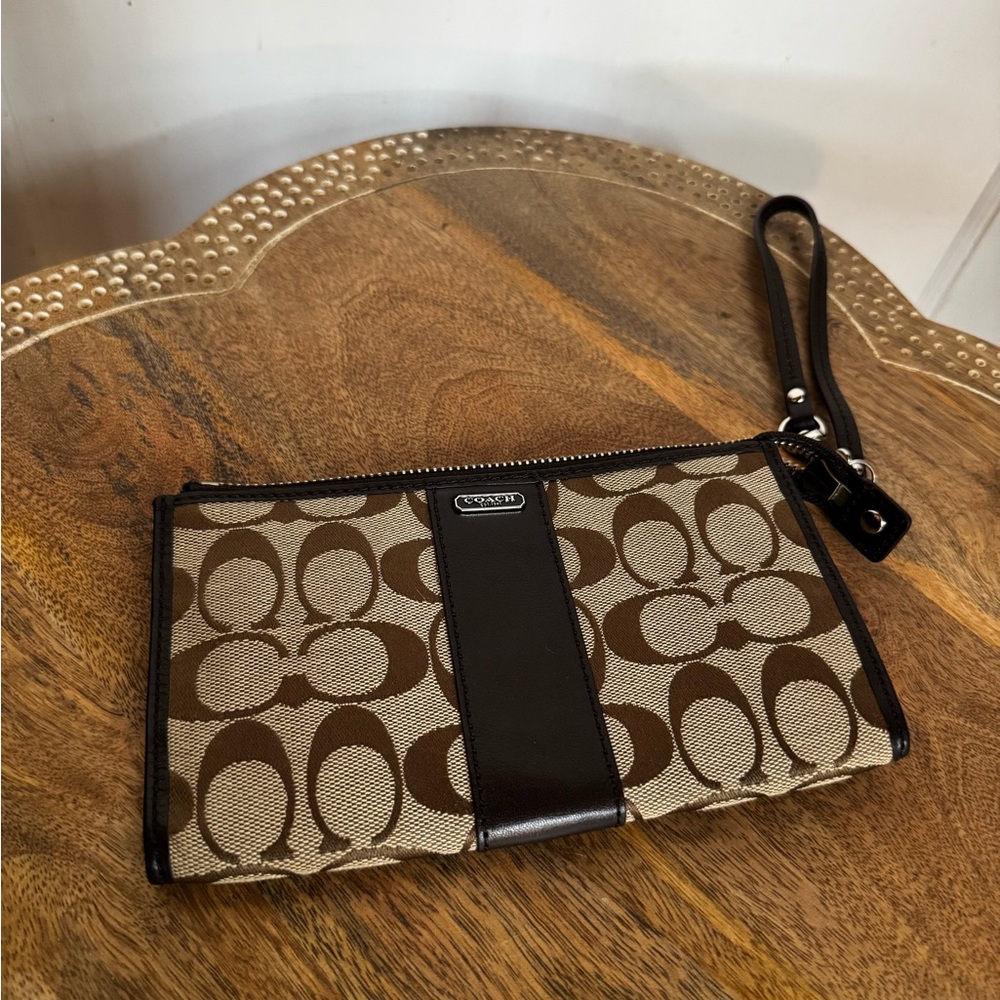 Coach Wristlet Coin Purse Wallet Designer Retro y2k 90’s 2000’s feminine